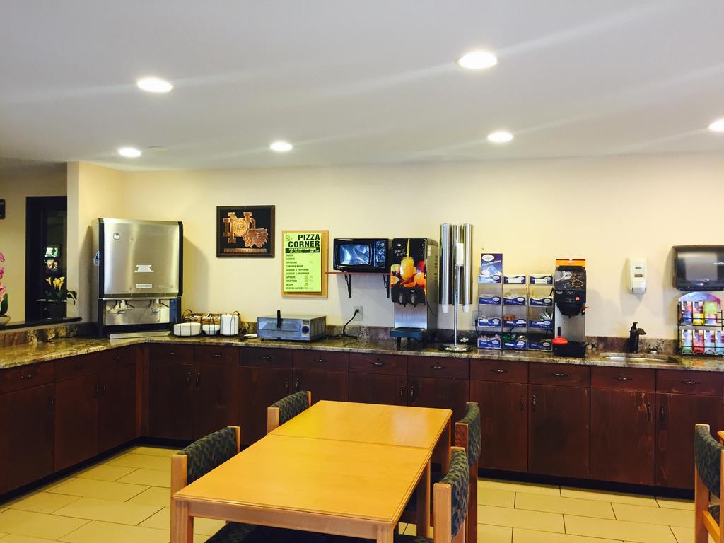 Americas Best Value Inn Гранд Форкс Екстериор снимка