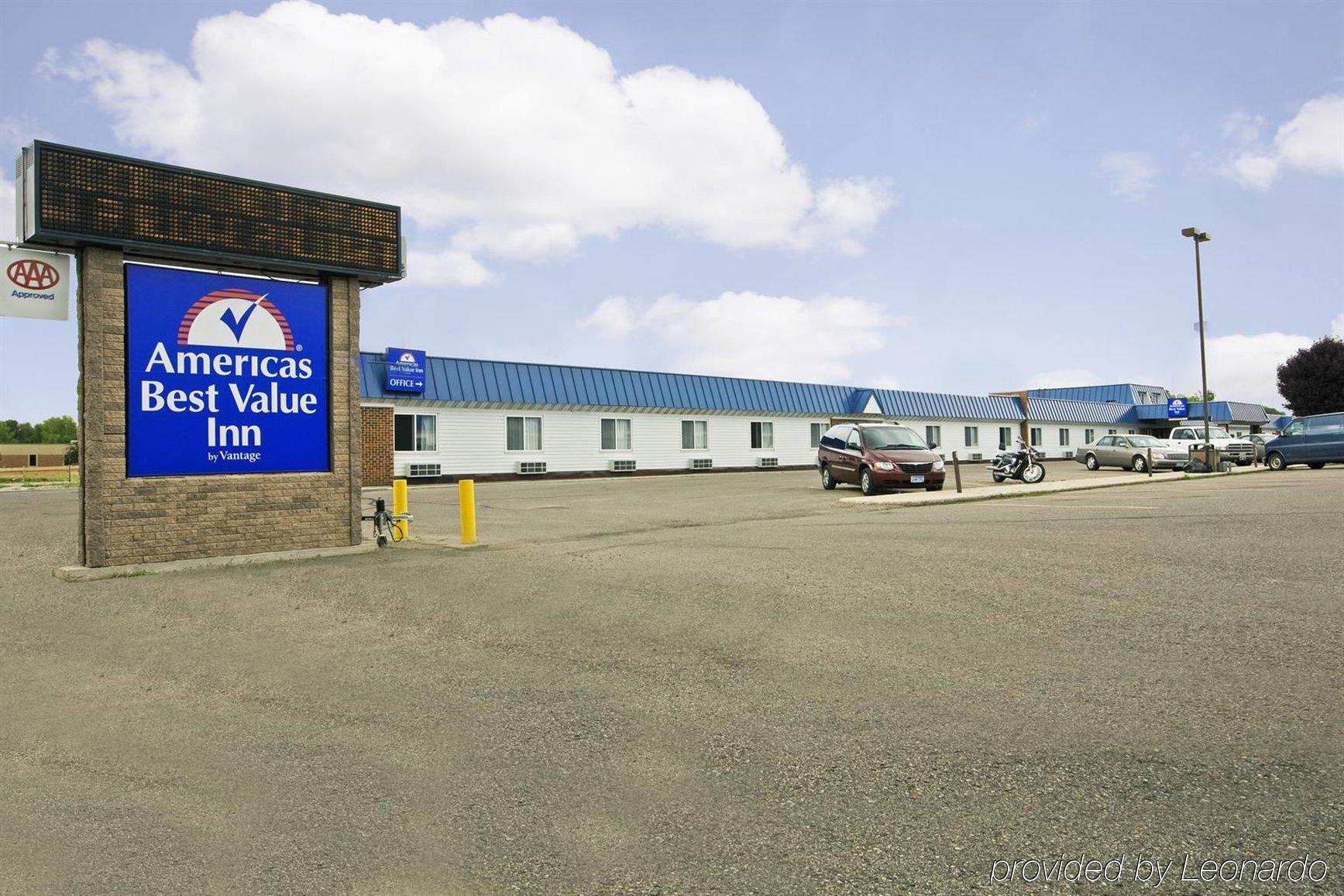 Americas Best Value Inn Гранд Форкс Екстериор снимка
