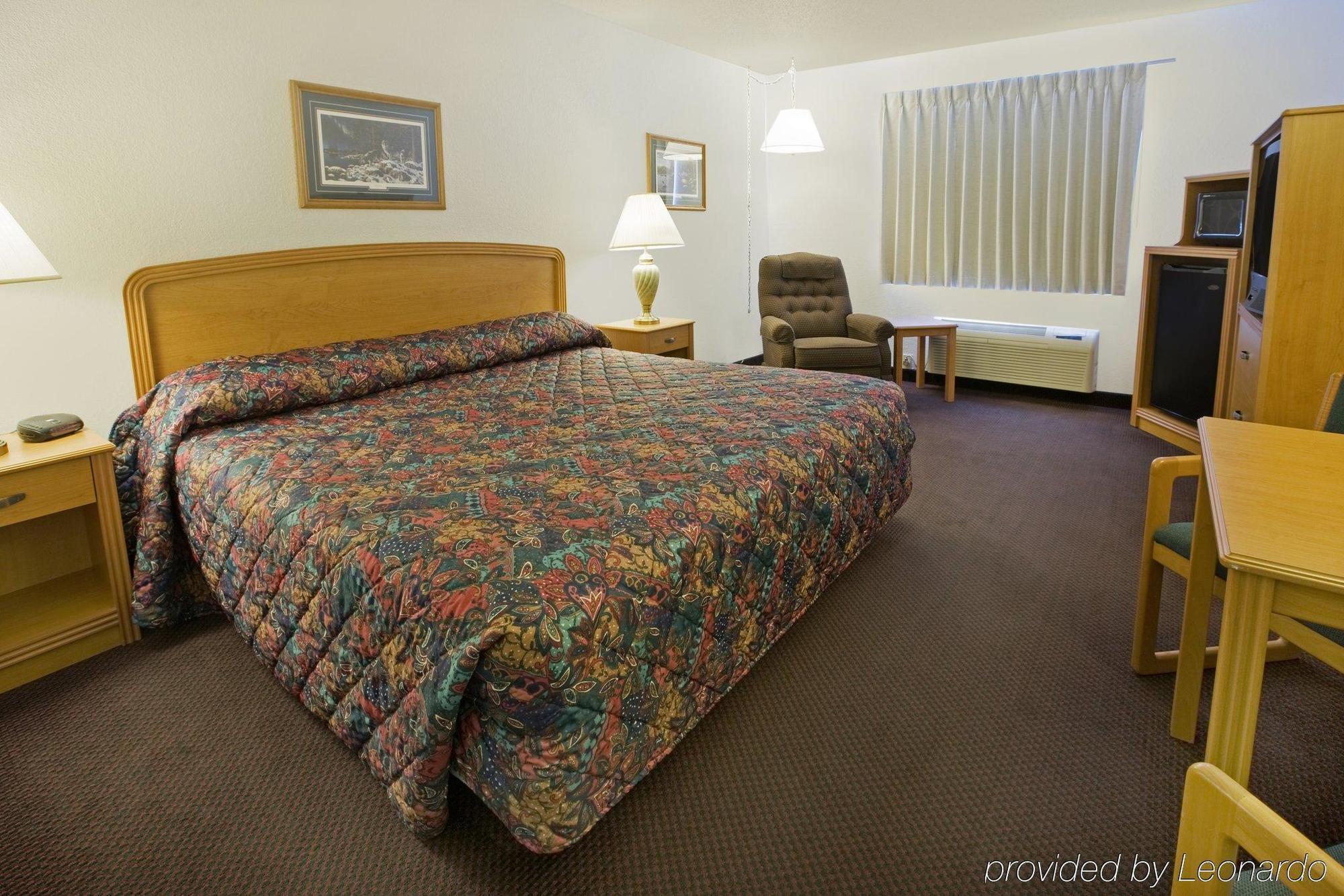 Americas Best Value Inn Гранд Форкс Екстериор снимка