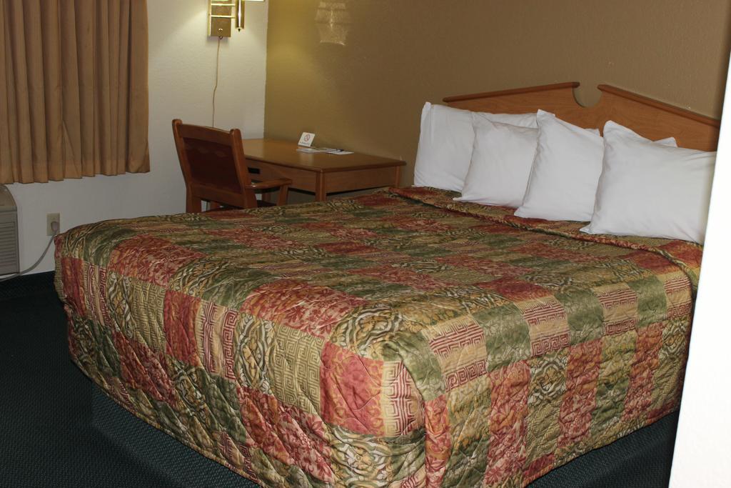 Americas Best Value Inn Гранд Форкс Екстериор снимка