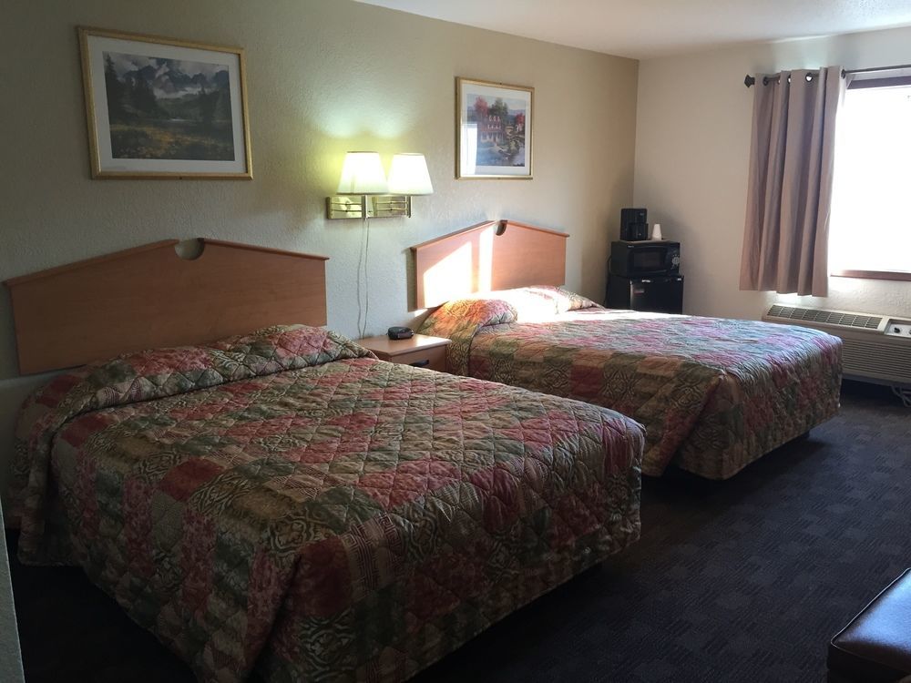 Americas Best Value Inn Гранд Форкс Екстериор снимка