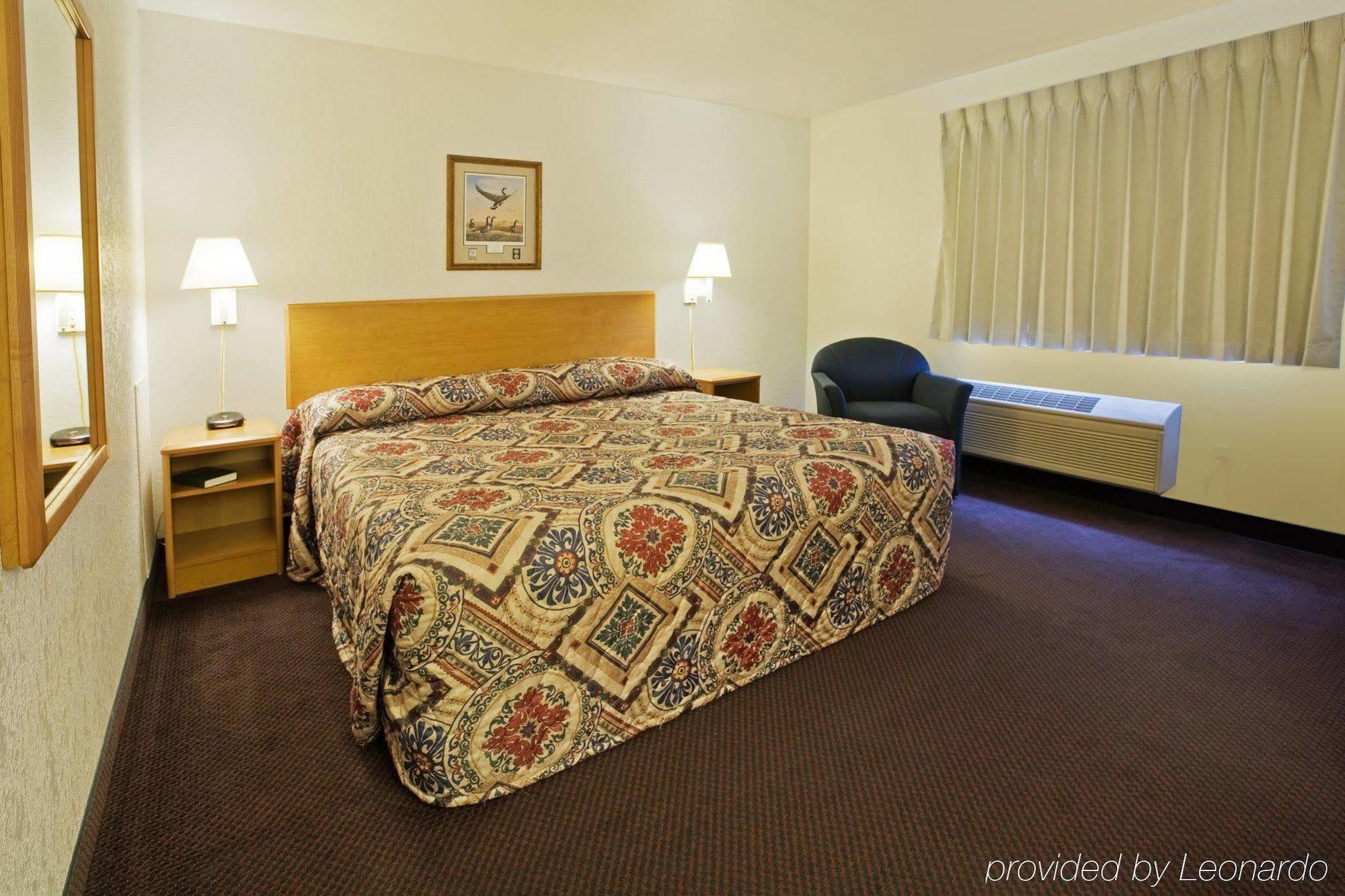 Americas Best Value Inn Гранд Форкс Екстериор снимка