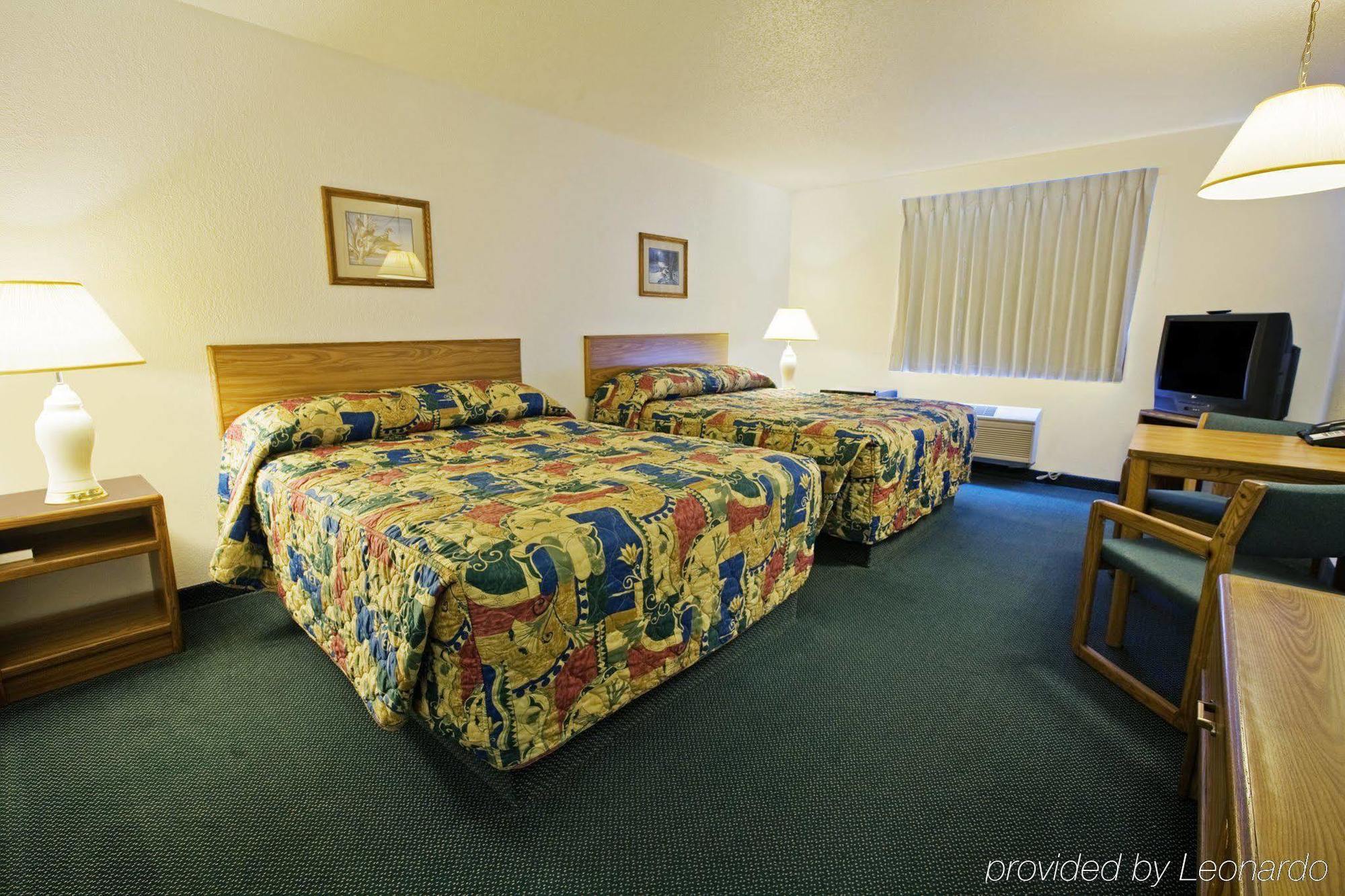 Americas Best Value Inn Гранд Форкс Екстериор снимка
