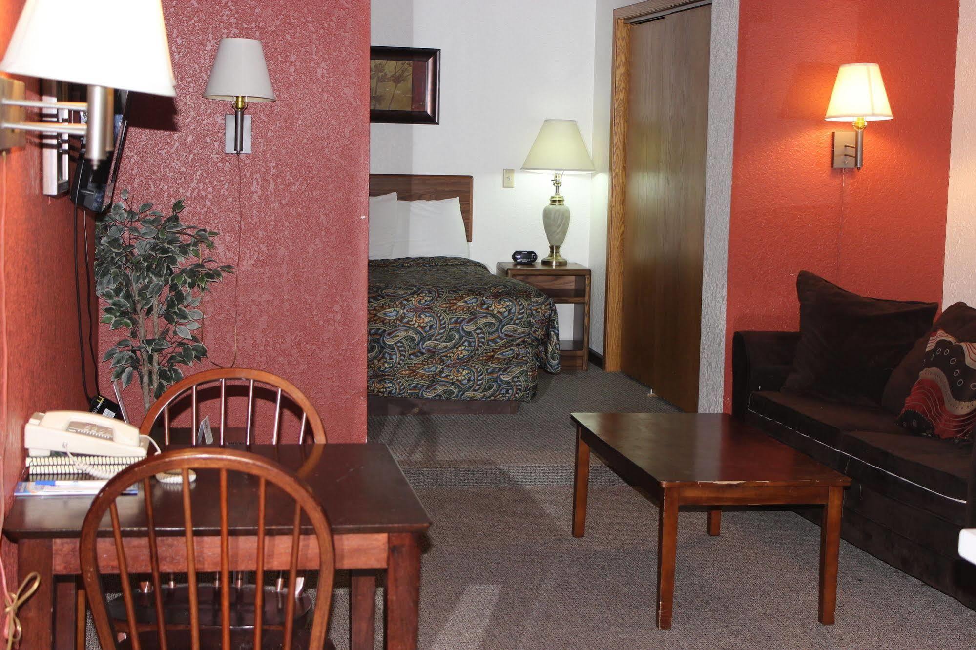 Americas Best Value Inn Гранд Форкс Екстериор снимка