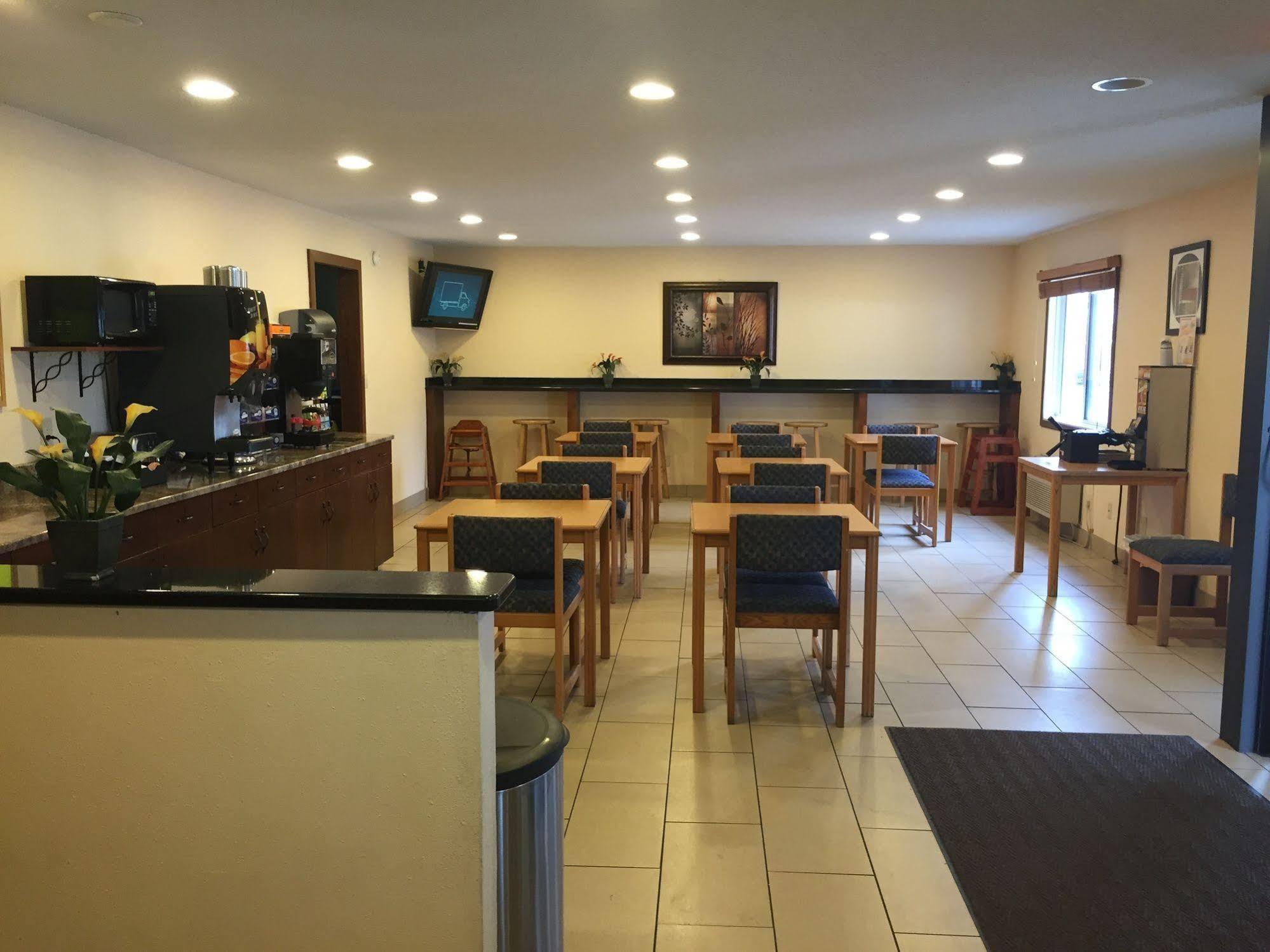 Americas Best Value Inn Гранд Форкс Екстериор снимка